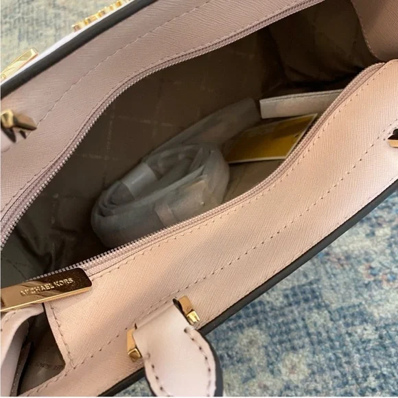 NWT Michael Kors Rayne satchel Elegant blush Pink Handbag w feet. New never used - Picture 7 of 12